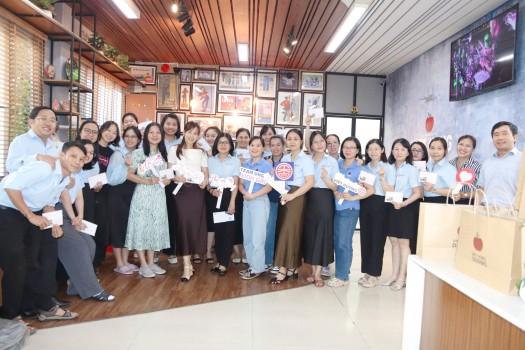 viet-huong-group-han-hoan-chao-mung-ngay-phu-nu-viet-nam-2010